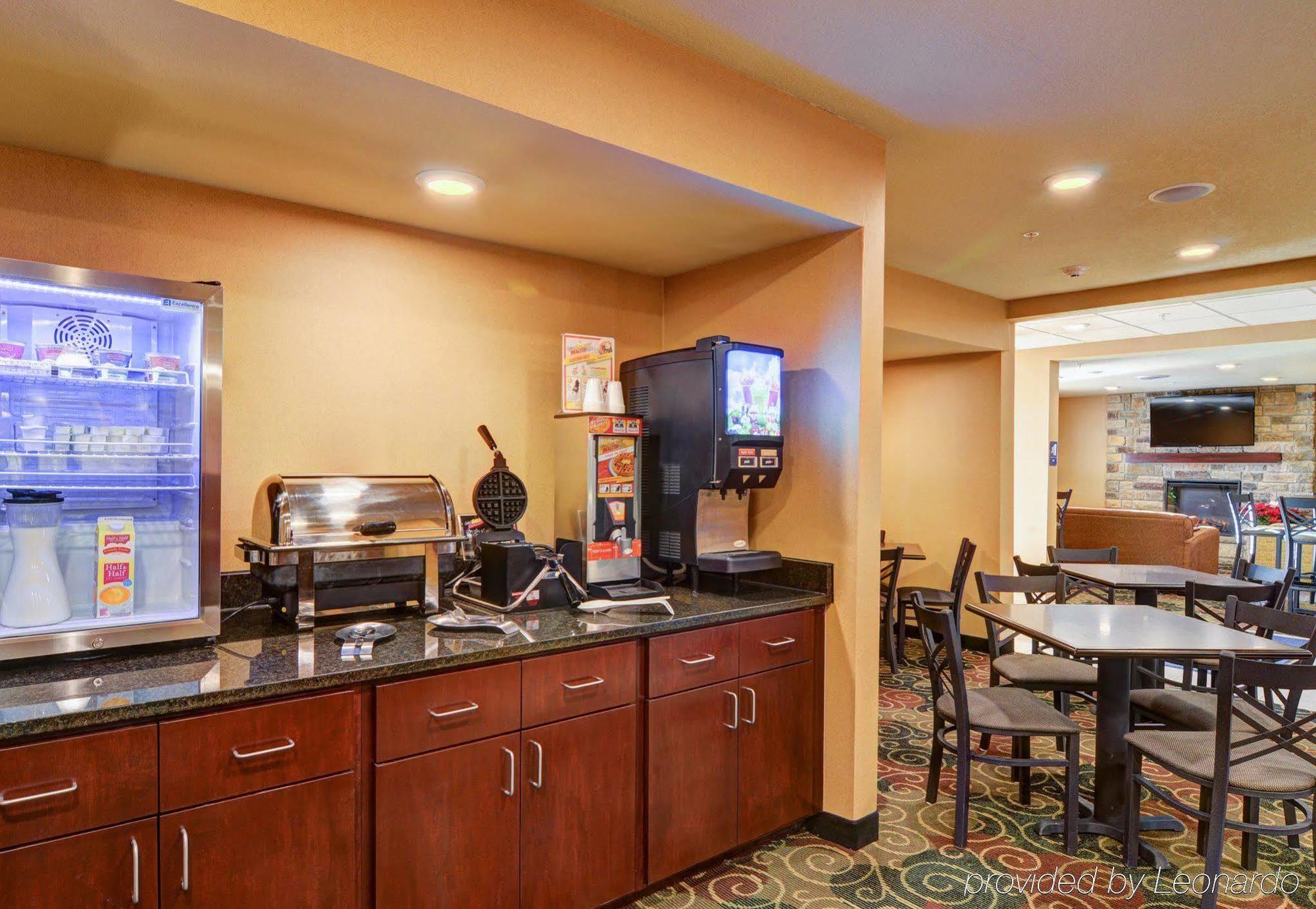Cobblestone Hotel & Suites - Punxsutawney Ngoại thất bức ảnh
