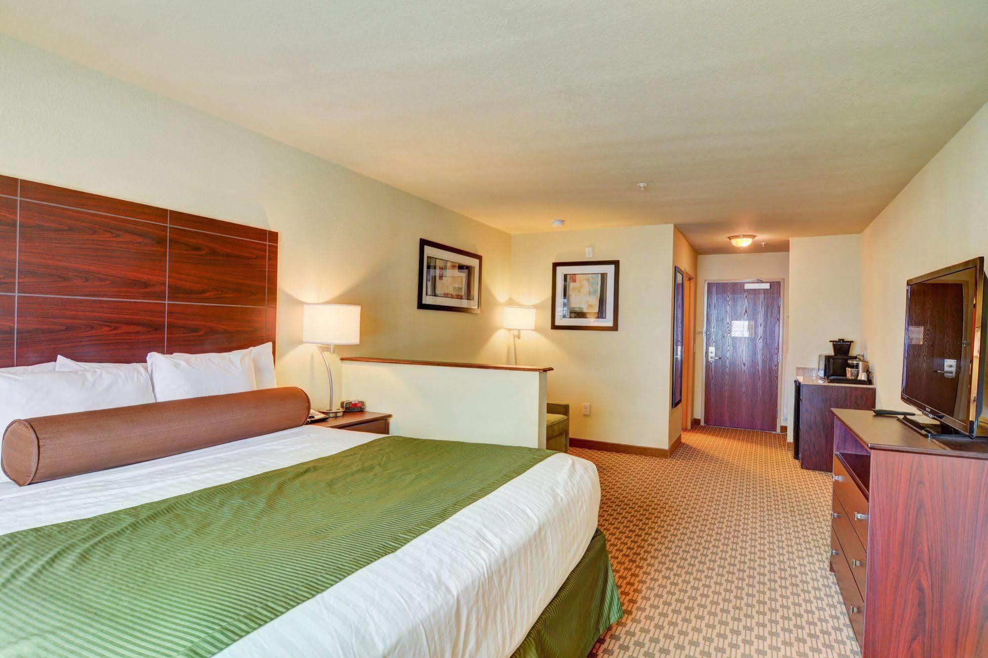 Cobblestone Hotel & Suites - Punxsutawney Ngoại thất bức ảnh