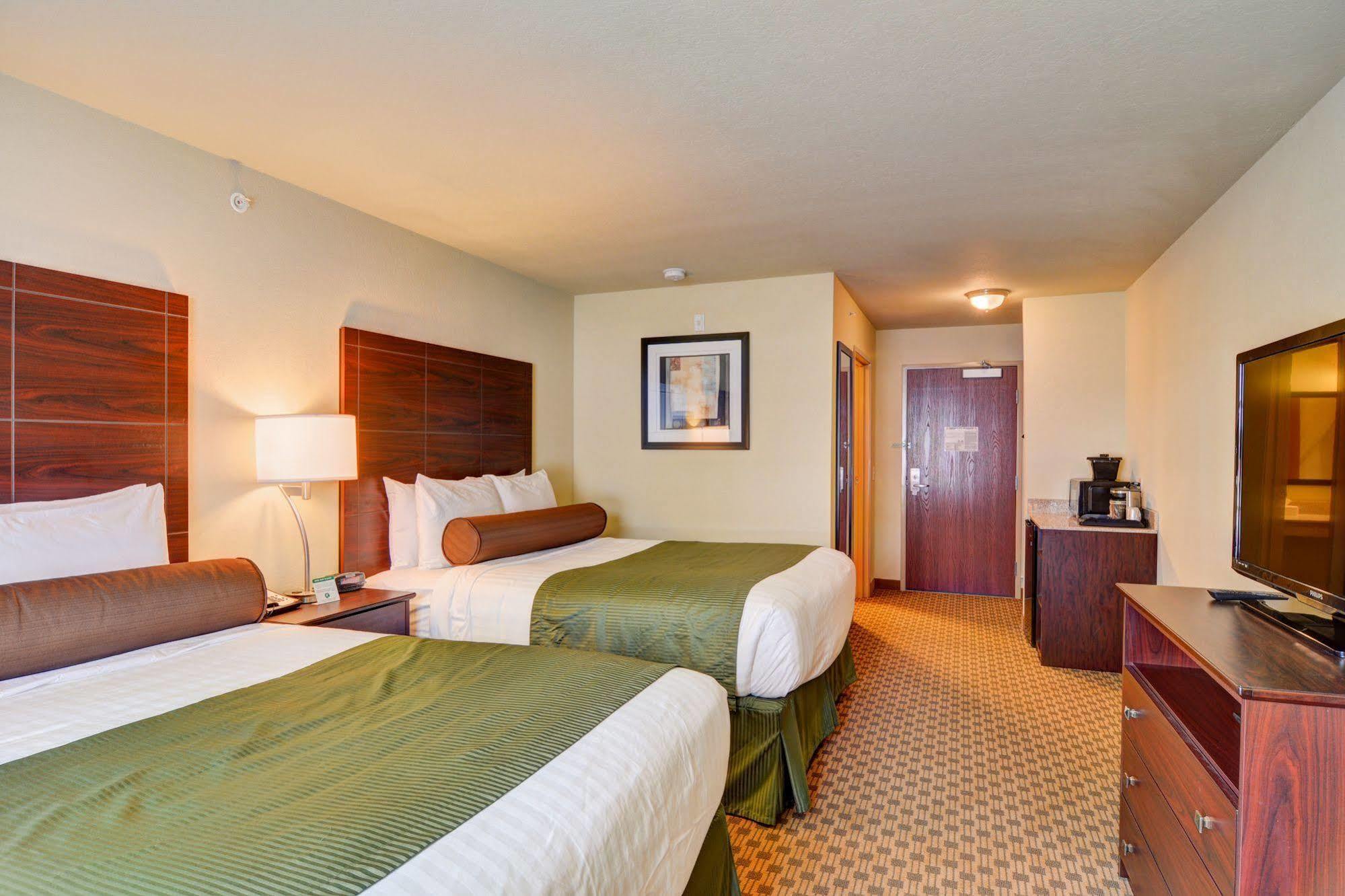 Cobblestone Hotel & Suites - Punxsutawney Ngoại thất bức ảnh