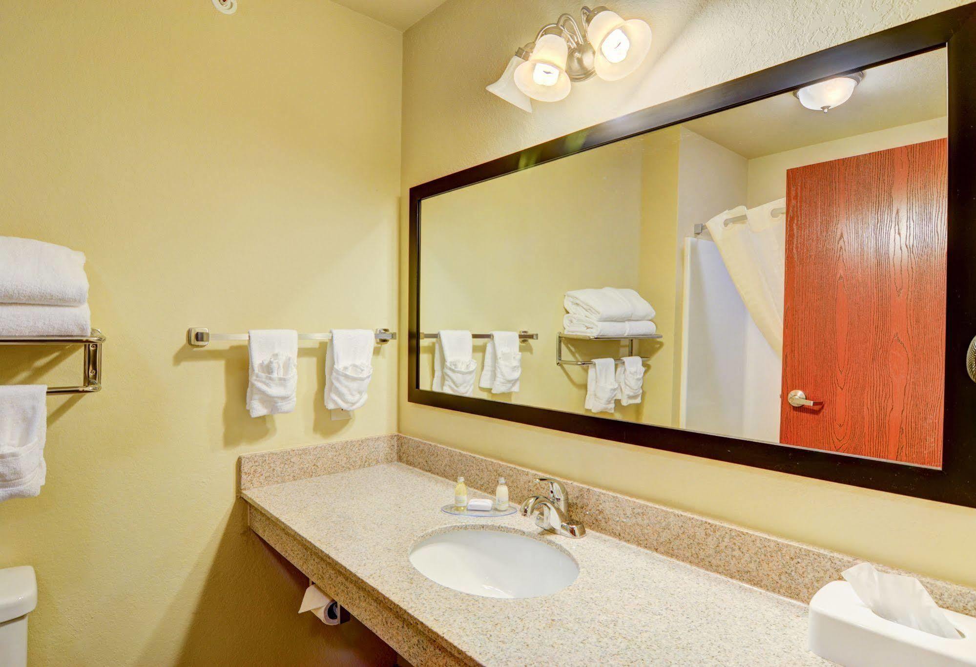Cobblestone Hotel & Suites - Punxsutawney Ngoại thất bức ảnh