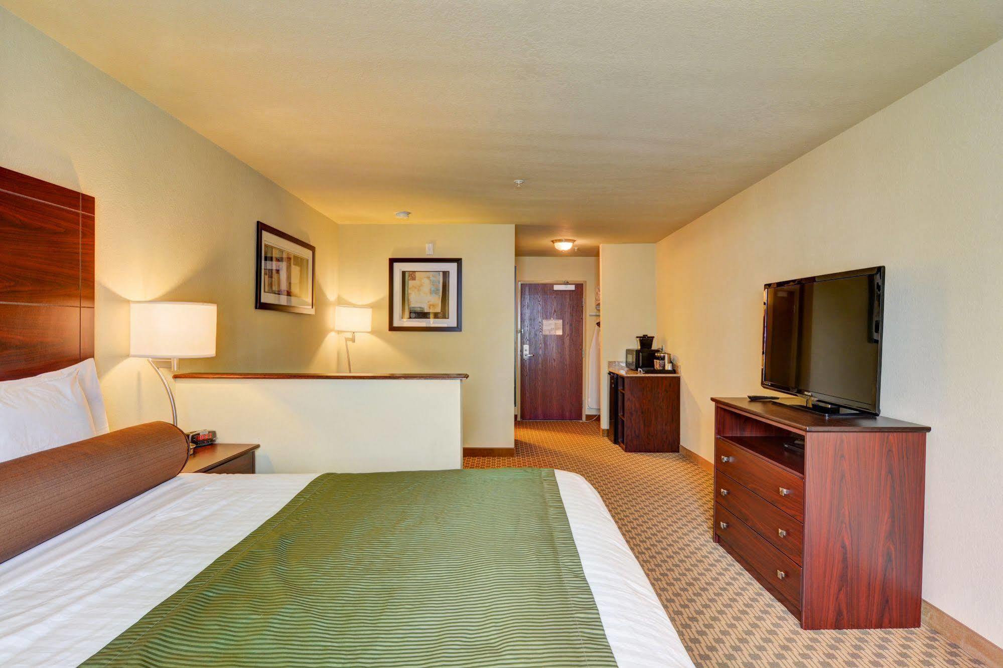 Cobblestone Hotel & Suites - Punxsutawney Ngoại thất bức ảnh